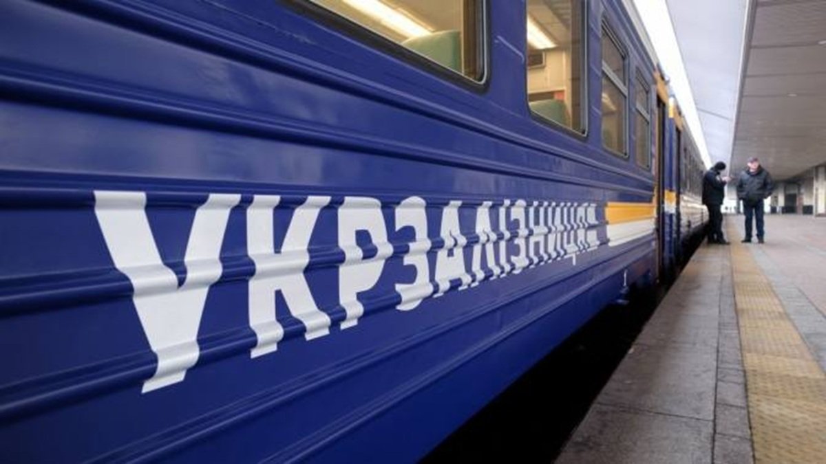 Укрзалізниця Железнодорожная станция Синельниково-1, Днепропетровская область, поезда на пути, изменения в расписании движения из-за боевых действий