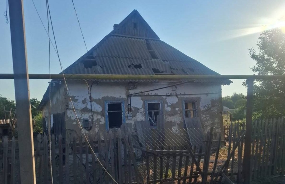 Руйнування після обстрілів Нікопольського району Дніпропетровської області.