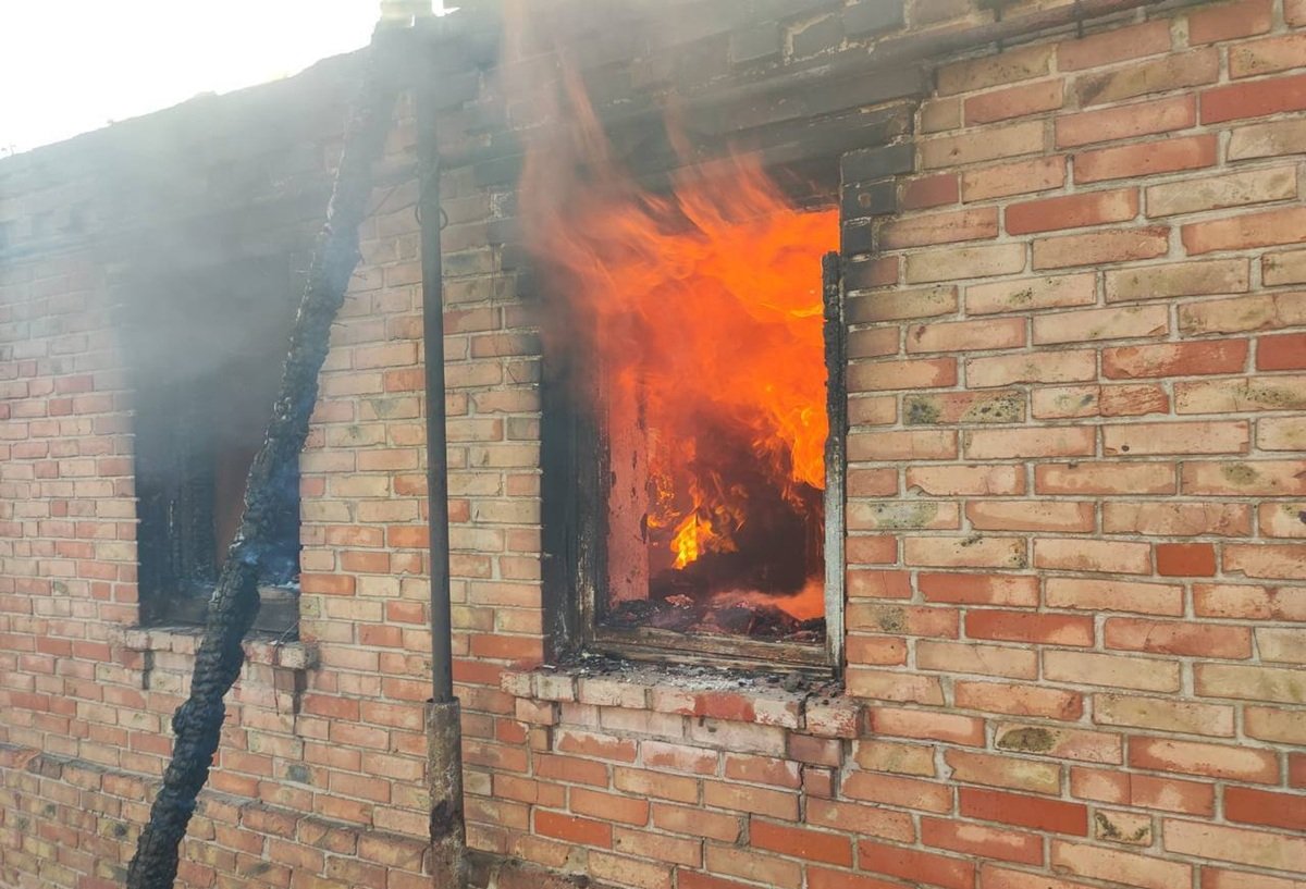 Обстріл Обстріли Дніпропетровщини, зруйновані будинки та пожежі.