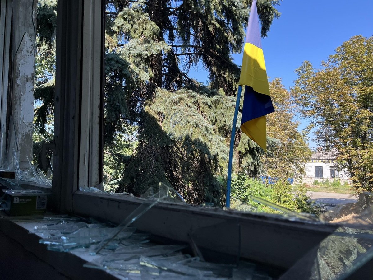 Межівський-меридіан Повреждена редакция газеты "Межевский меридиан" в Днепропетровской области после атаки вражеского дрона.