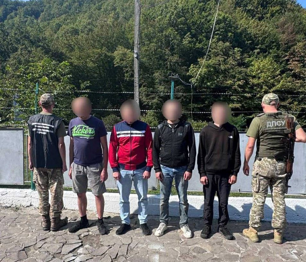 Задержанные на границе мужчины