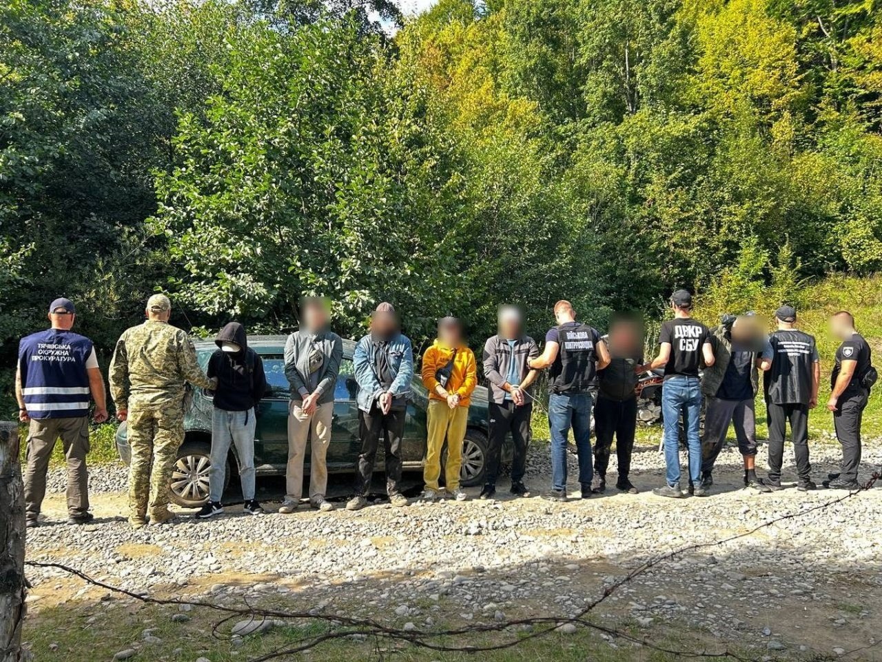 Задержанные во время бегства в Румынию мужчины