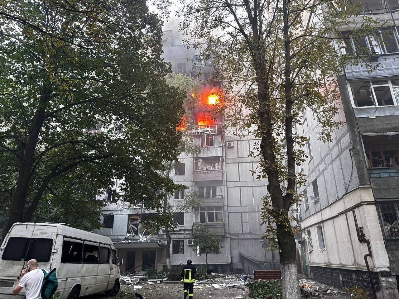 photo_2025-09-20_07-31-18 В Днепре ракета попала в жилую многоэтажку: что известно