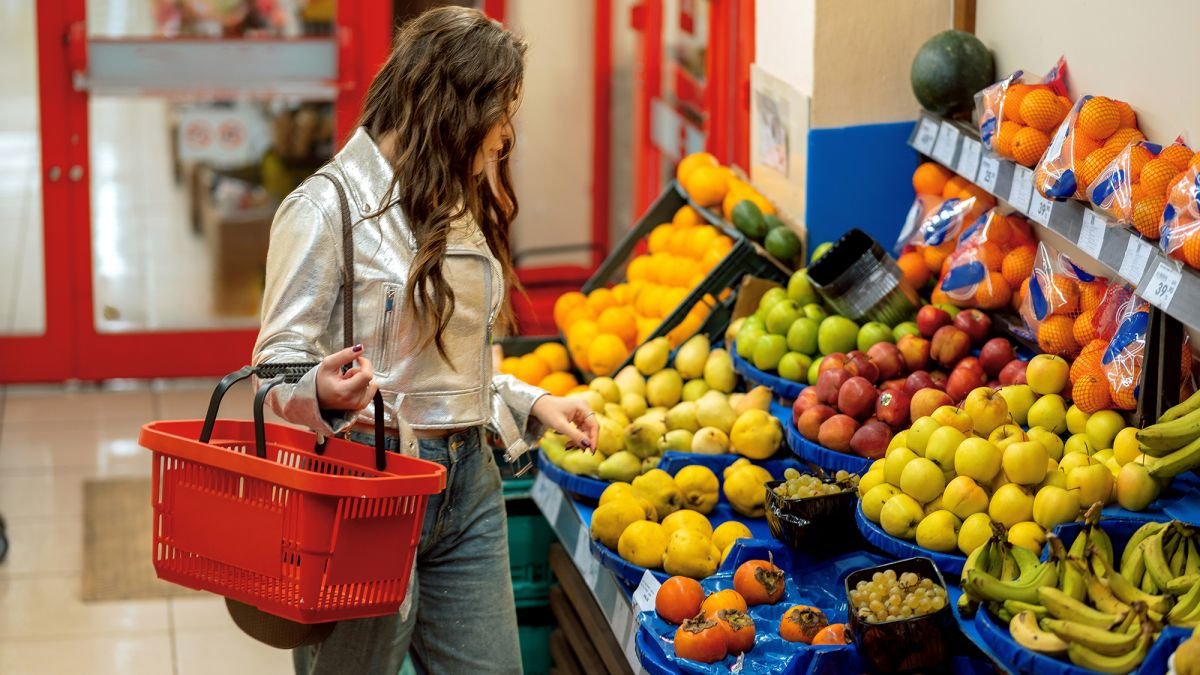 Овочі та фрукти подешевшали, але м’ясо дорожчає - новини про ціни