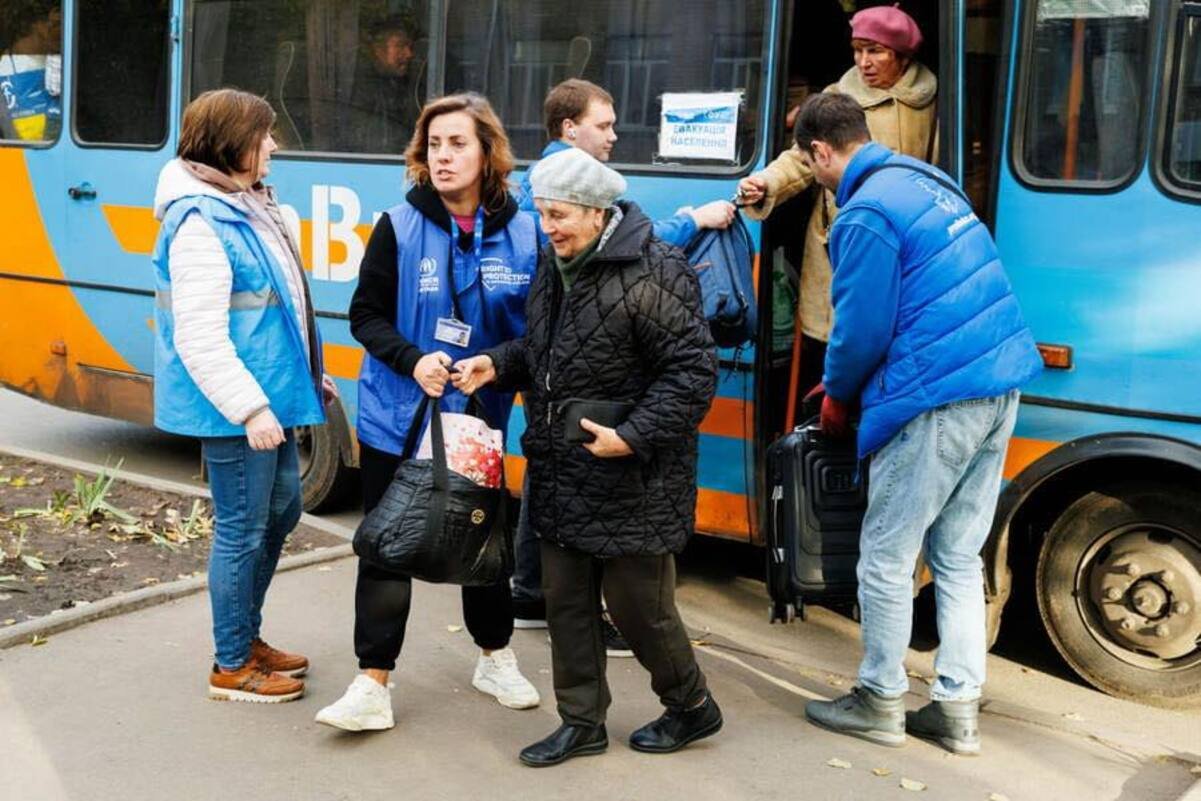 Мешканців громади на кордоні з Дніпропетровщиною закликають терміново евакуюватися