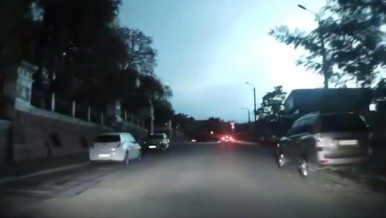 Вспышка в небе над Днепром вечером 1 октября