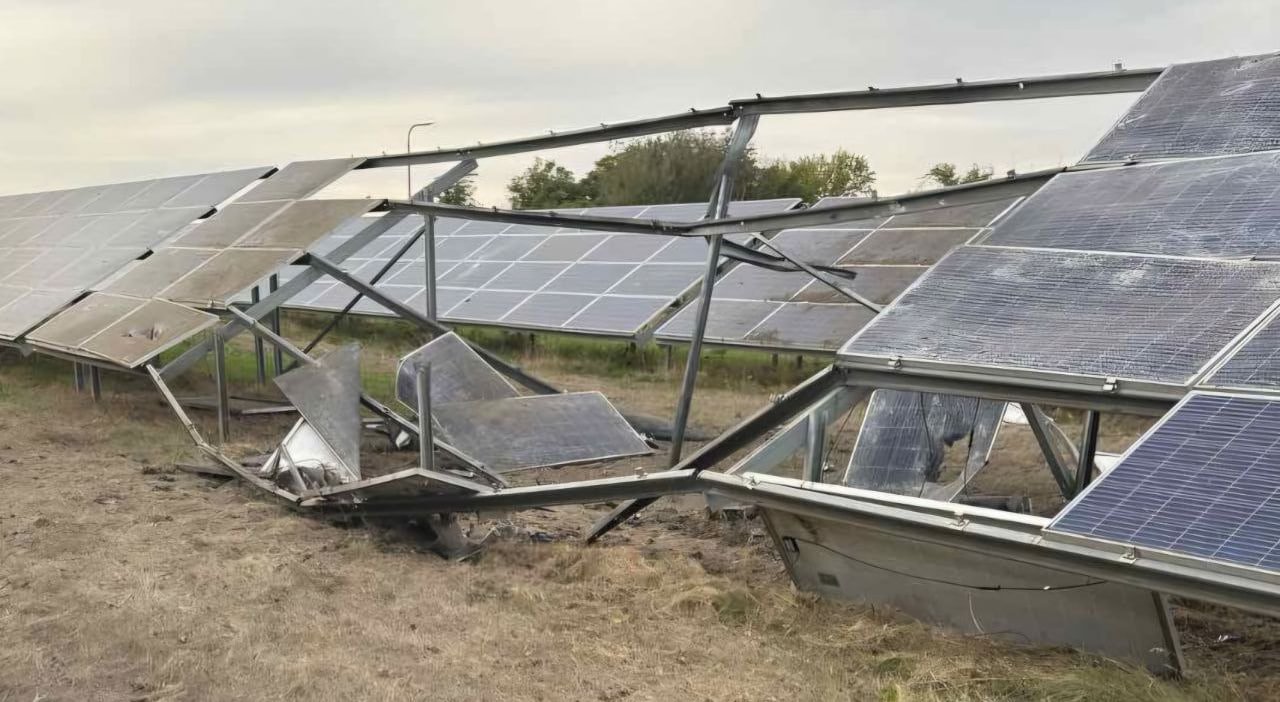 Вночі на Дніпропетровщині лунали вибухи: скільки ворожих цілей збили 