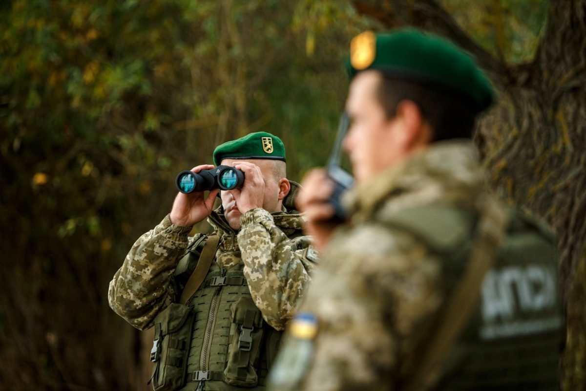 Прикордонники спіймали жителя Дніпропетровщини, який намагався перетнути кордон у військовій формі