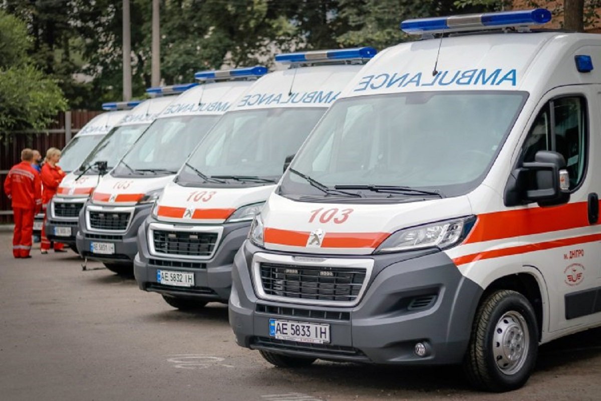 53454 «Скорые» под ударами: медики Днепропетровщины работают, несмотря на обстрелы