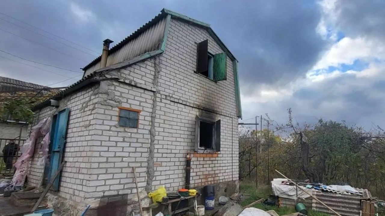 Будинок, де сталась пожежа в селищі Приміське