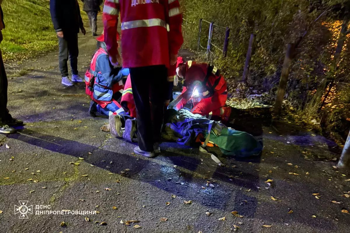 В Днепре спасали 17-летнюю девушку, прыгнувшую с Амурского моста