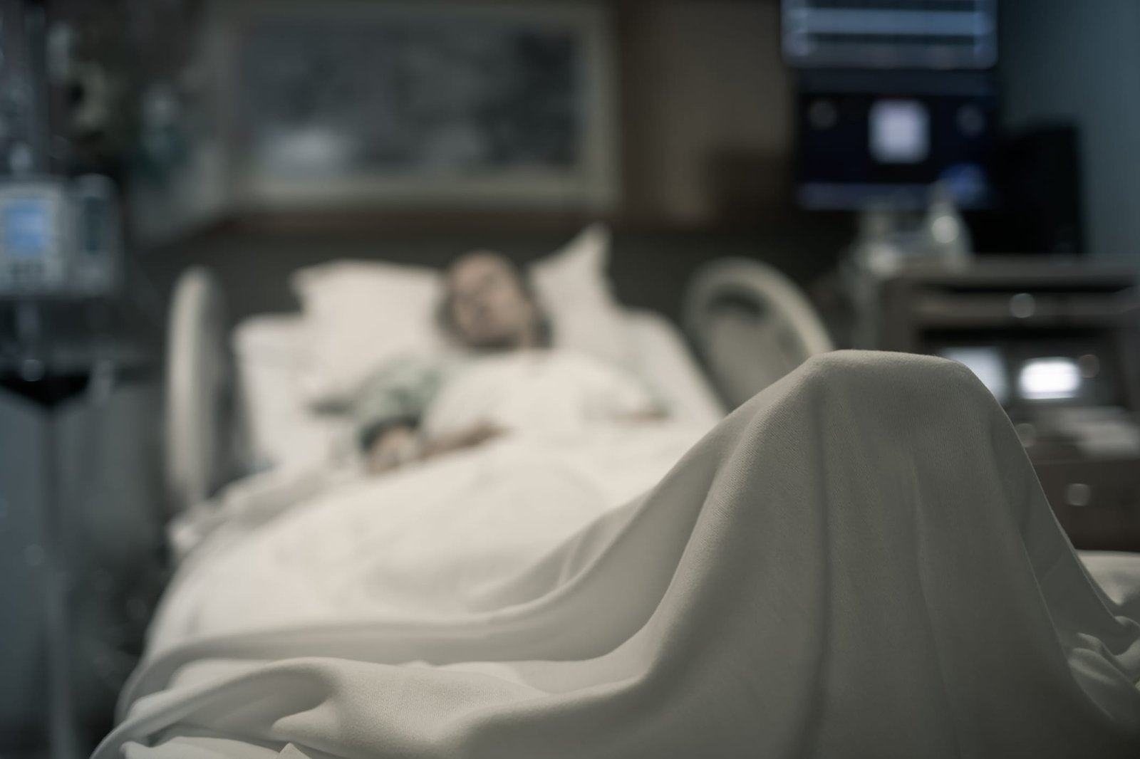 Hospitalized-patient Пациентка на больничной койке