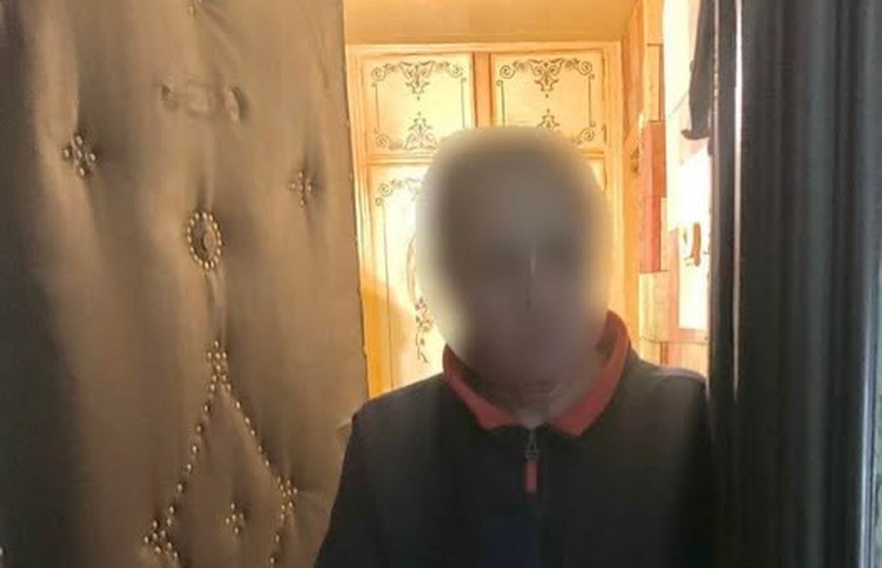 Жителька Кривого Рогу викликала поліцію до сусідів, бо їй здалося, що малих дітей залишили самих дома