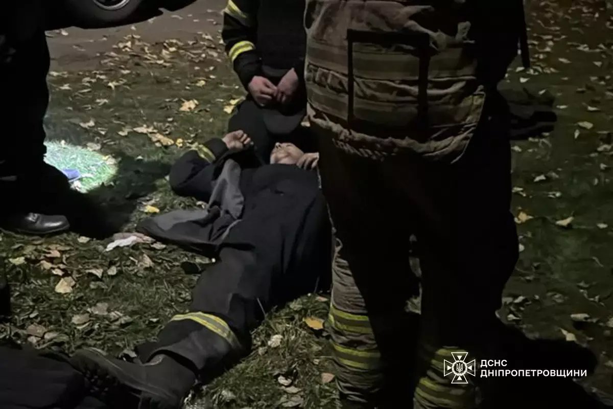 На Дніпропетровщині загинув рятувальник під час повторного ракетного удару ворога
