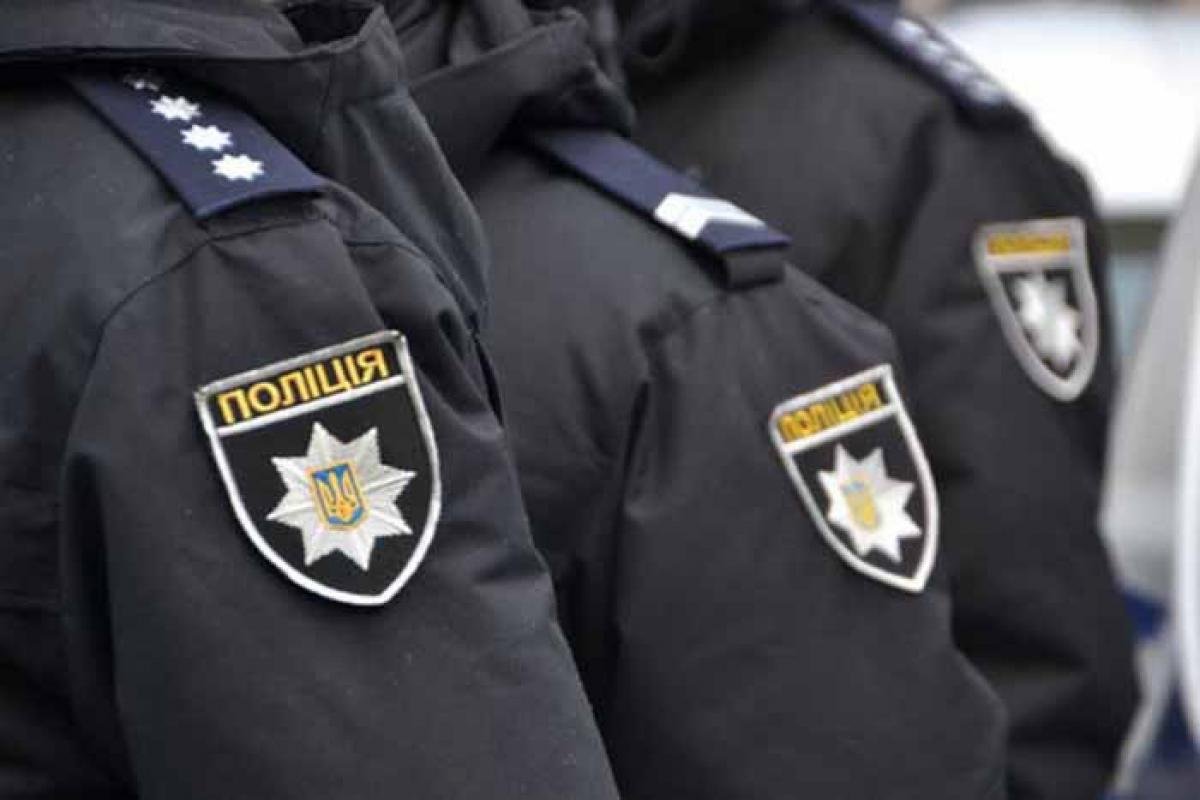 321321321312 В Кривом Роге молодой человек повесился в подъезде многоэтажки.