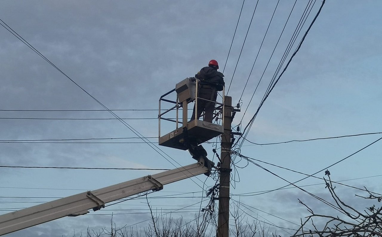 Энергетики во время работы