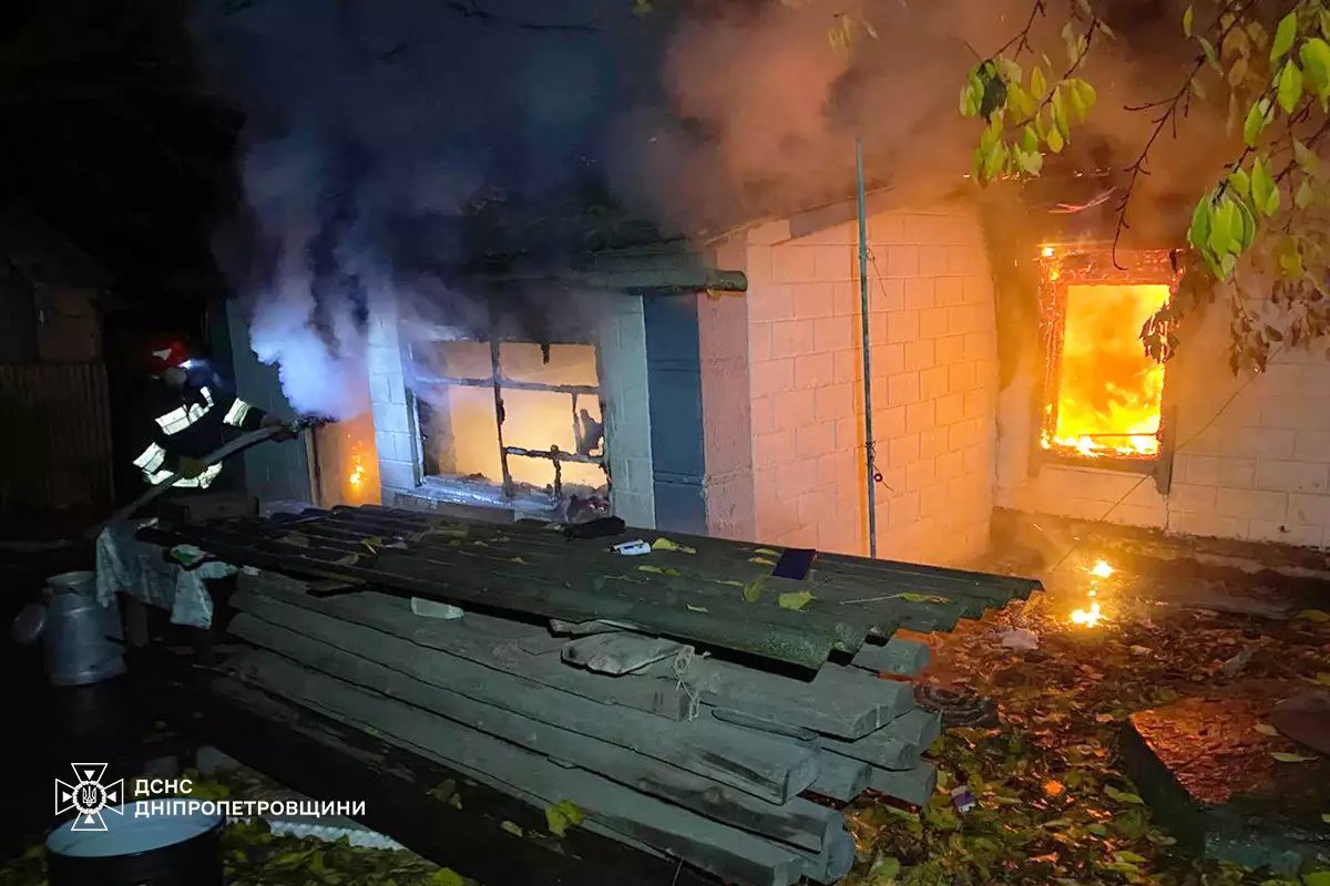 whatsapp-image-2025-10-29-at-010018.jpg На Днепропетровщине ночью сгорел дом: что с людьми