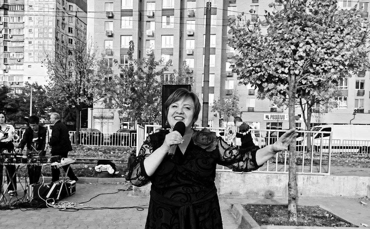 Людмила Горбачова під час одного із виступів