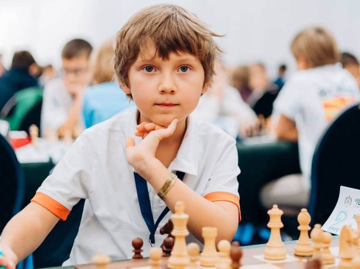 Юный шахматист из Днепра досрочно выиграл чемпионат Европы