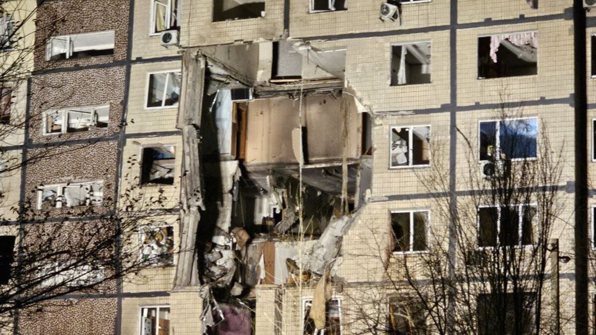 Зросла кількість жертв удару по Дніпру: двоє загиблих, 12 постраждалих