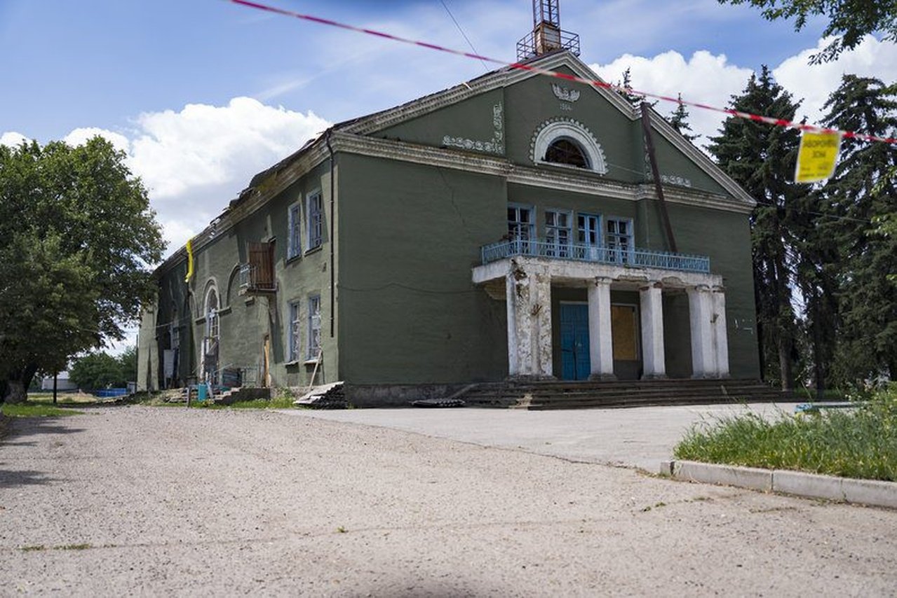 Будинок культури в селищі Слов'янка на Дніпропетровщині