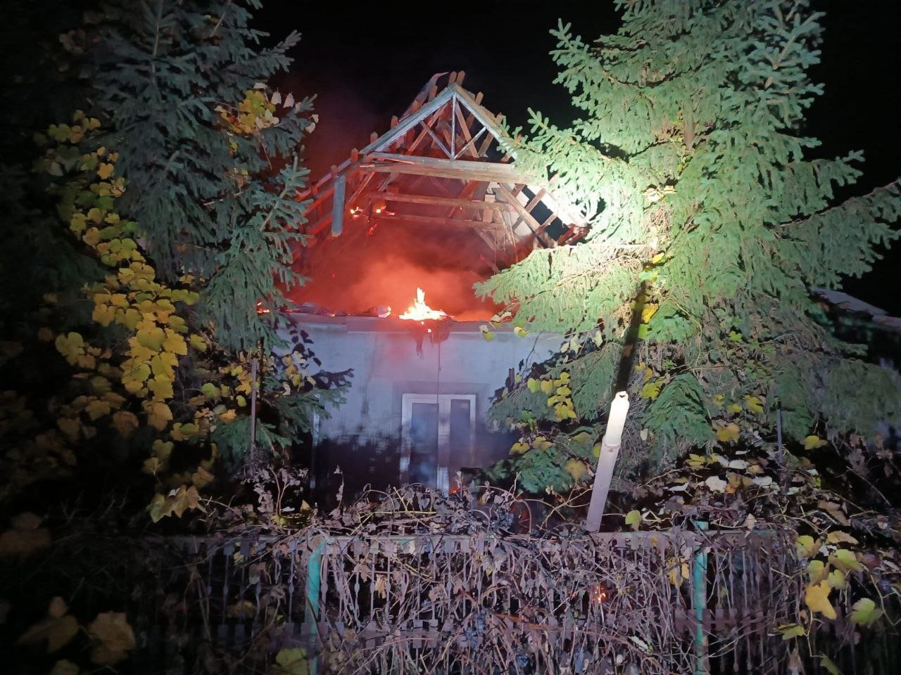 Атака БпЛА на Дніпропетровщину: є загиблий, виникли пожежі