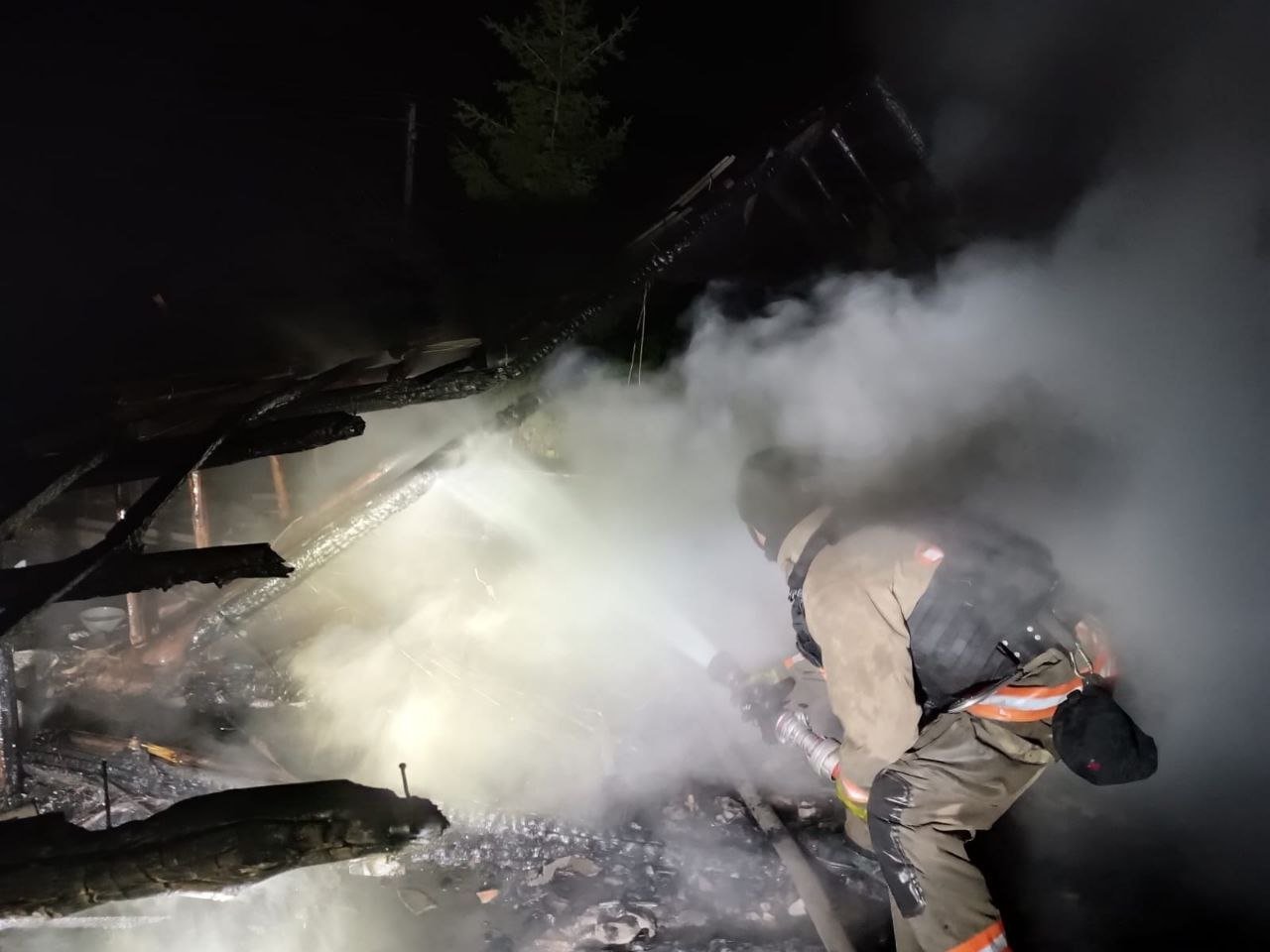 Обстрелы и пожары: как прошла ночь на 14 ноября на Днепропетровщине