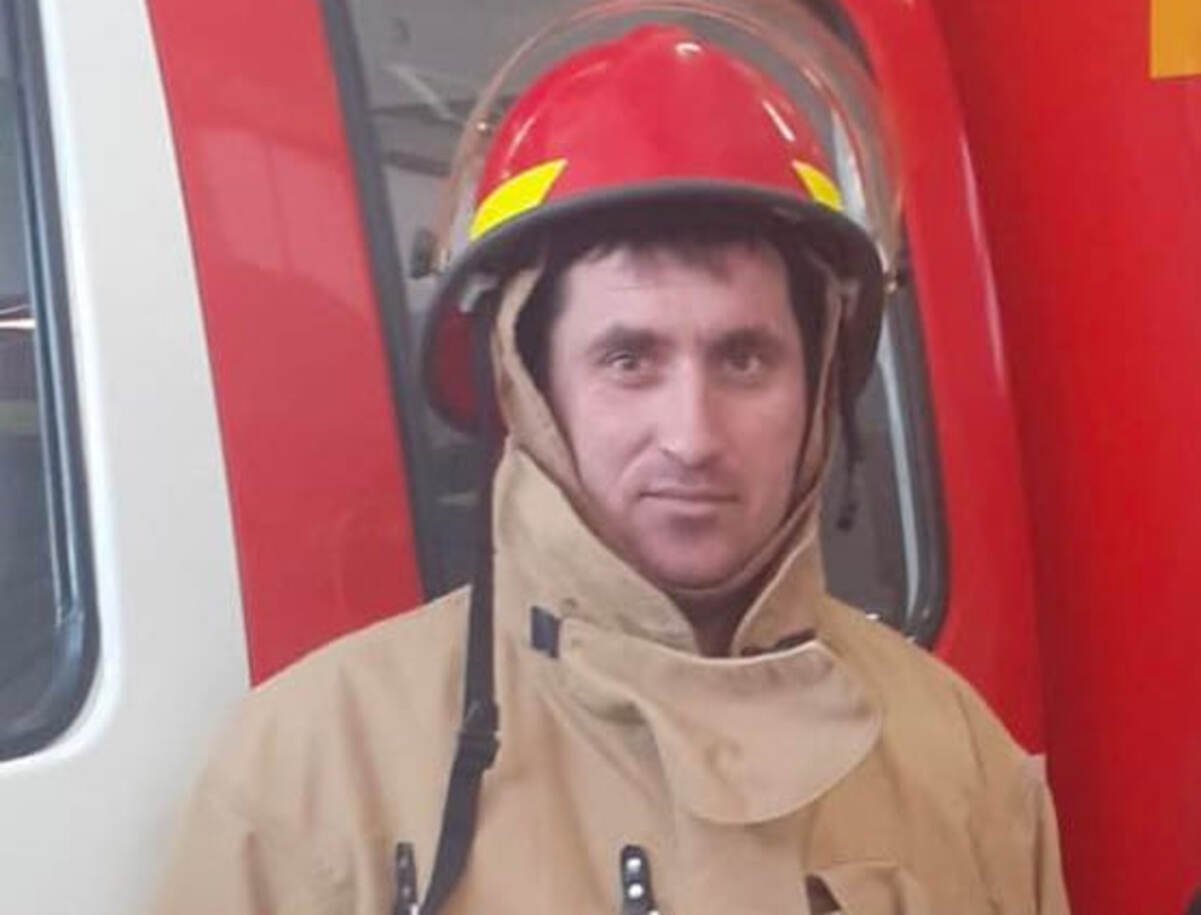 Остановил сильное кровотечение: на Днепропетровщине пожарный спас жизнь мужчине после удара дрона