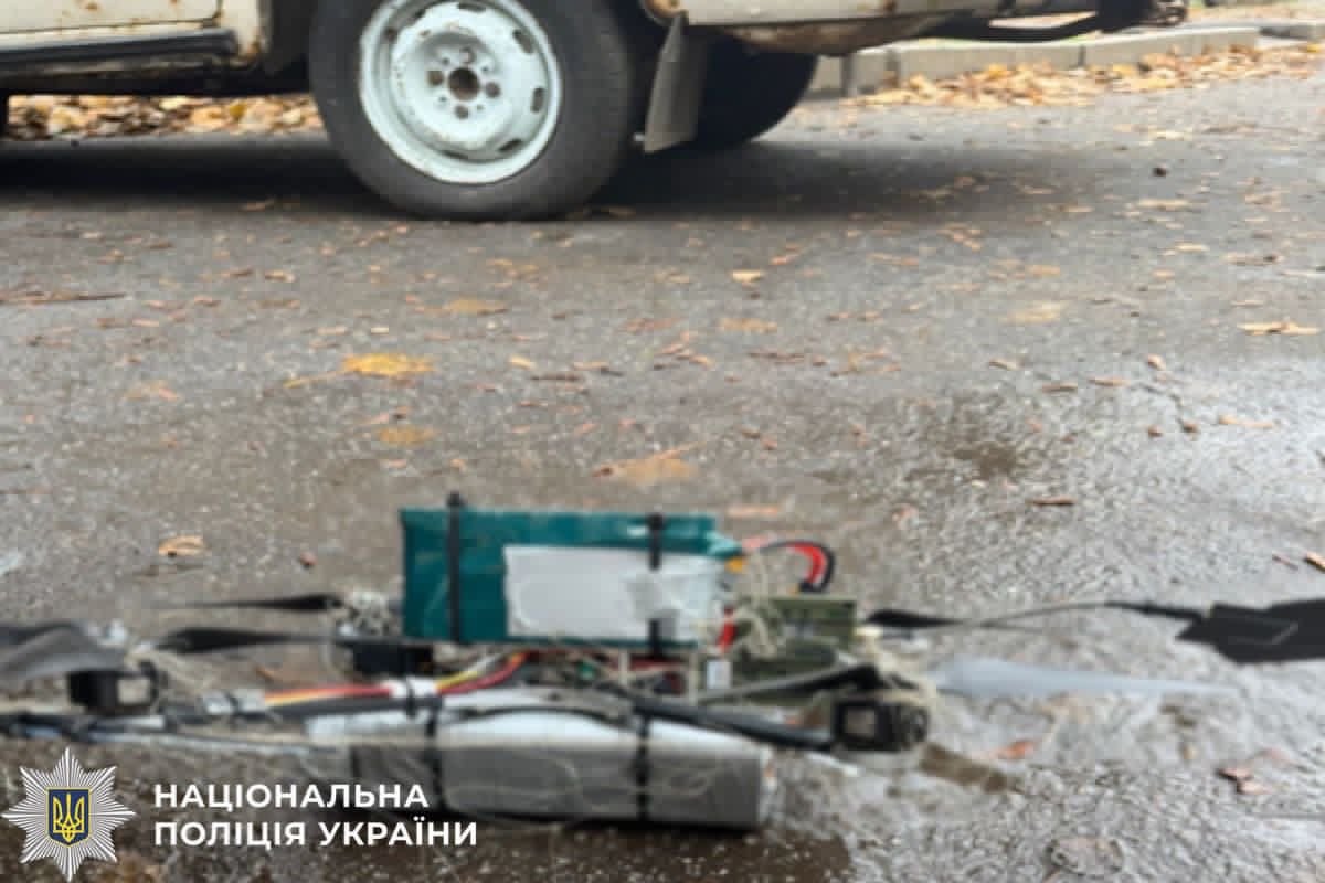 Российские войска разбрасывают взрывчатку на Никопольщине