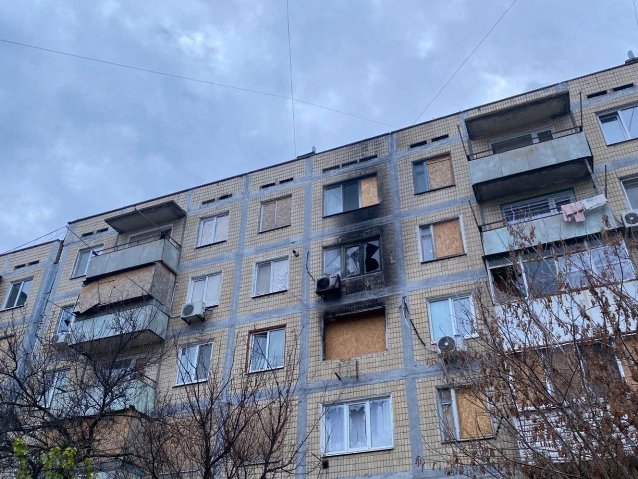 Пошкоджений будинок 