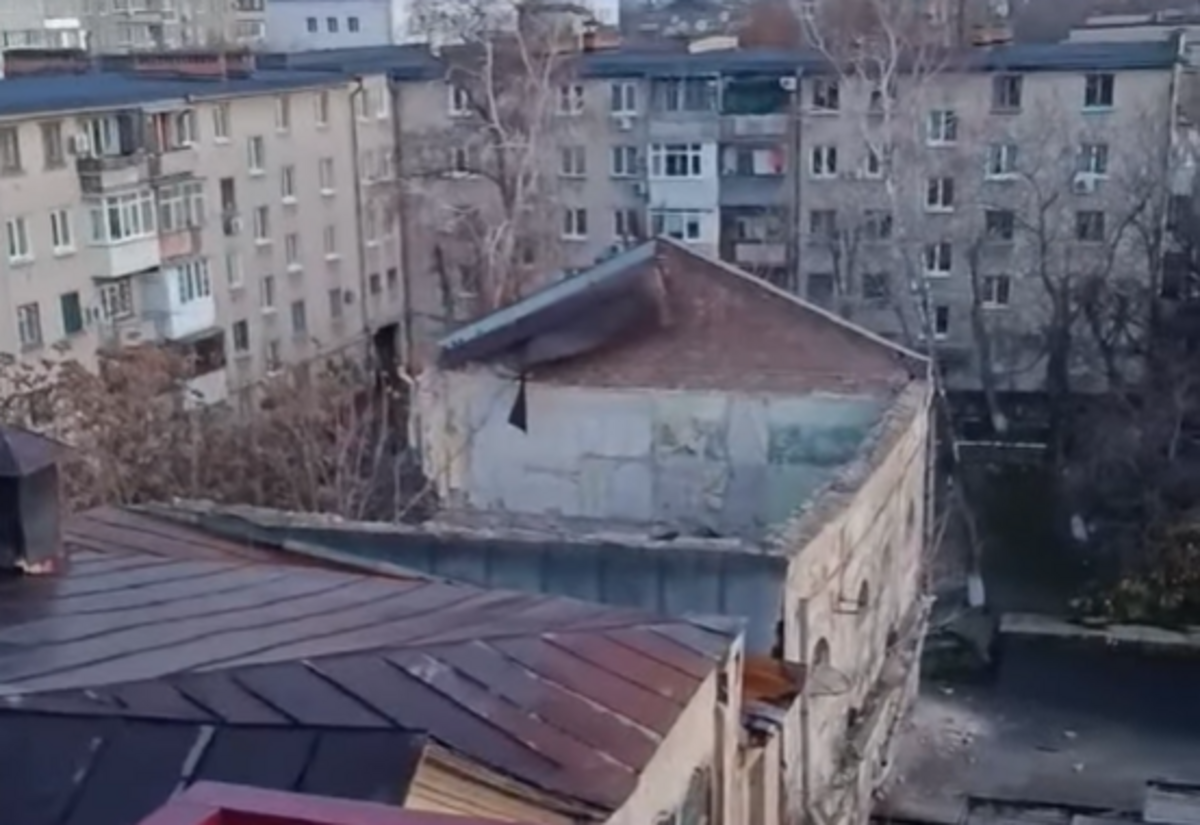 В Днепре произошло обрушение крыши исторического здания, которое годами приходило в упадок