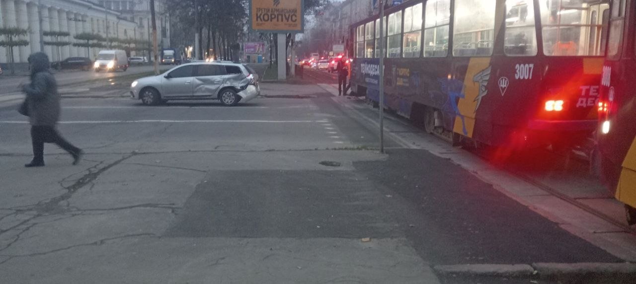 ДТП з трамваєм у Дніпрі