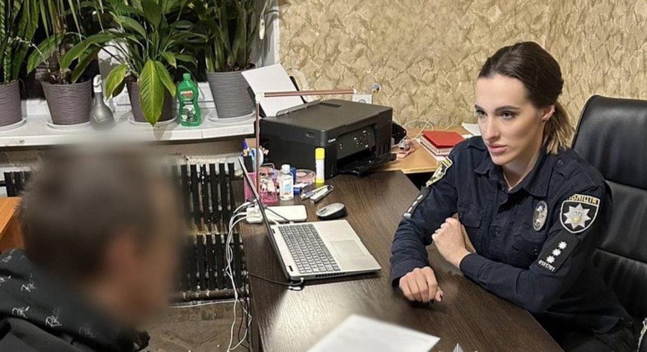 Підозрюваний у кабінеті слідчого