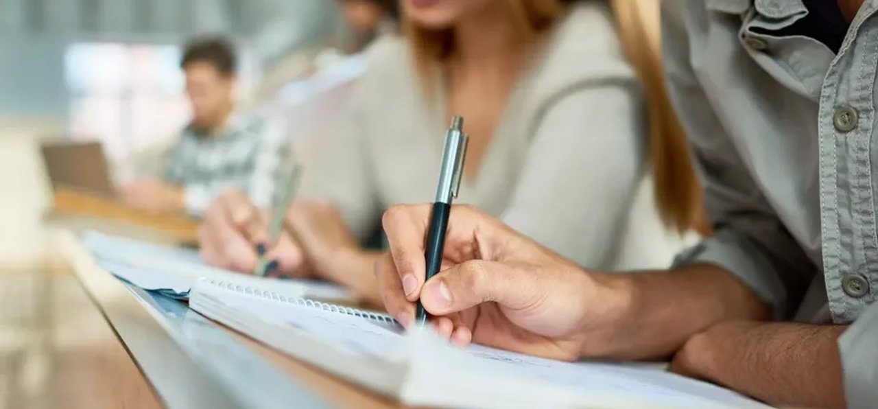 Студенти на парі