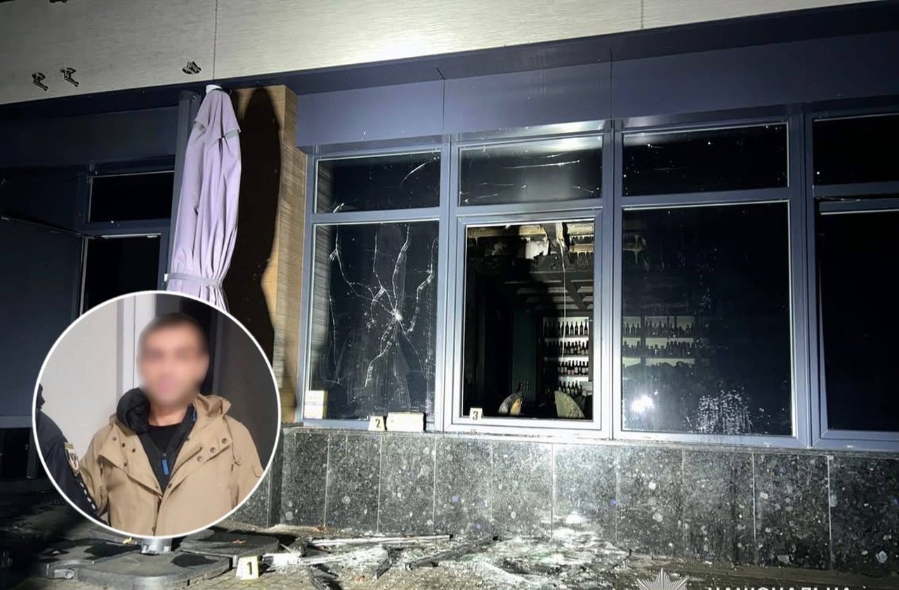 Ресторани та будинки палили