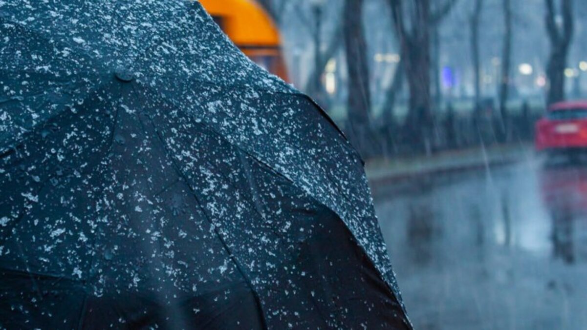 Дощ зі снігом та плюсова температура: прогноз погоди у Дніпрі на 10 грудня