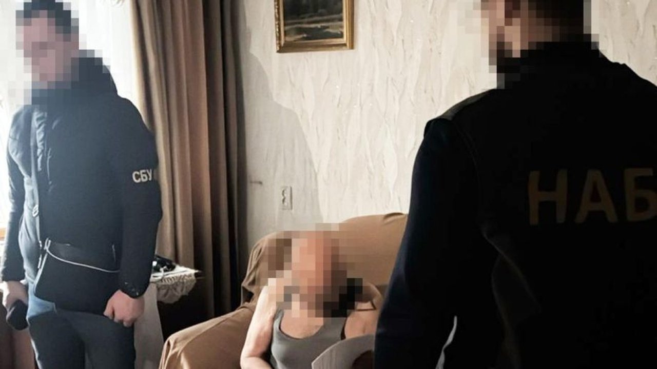 Підозрюваний під час обшуку СБУ