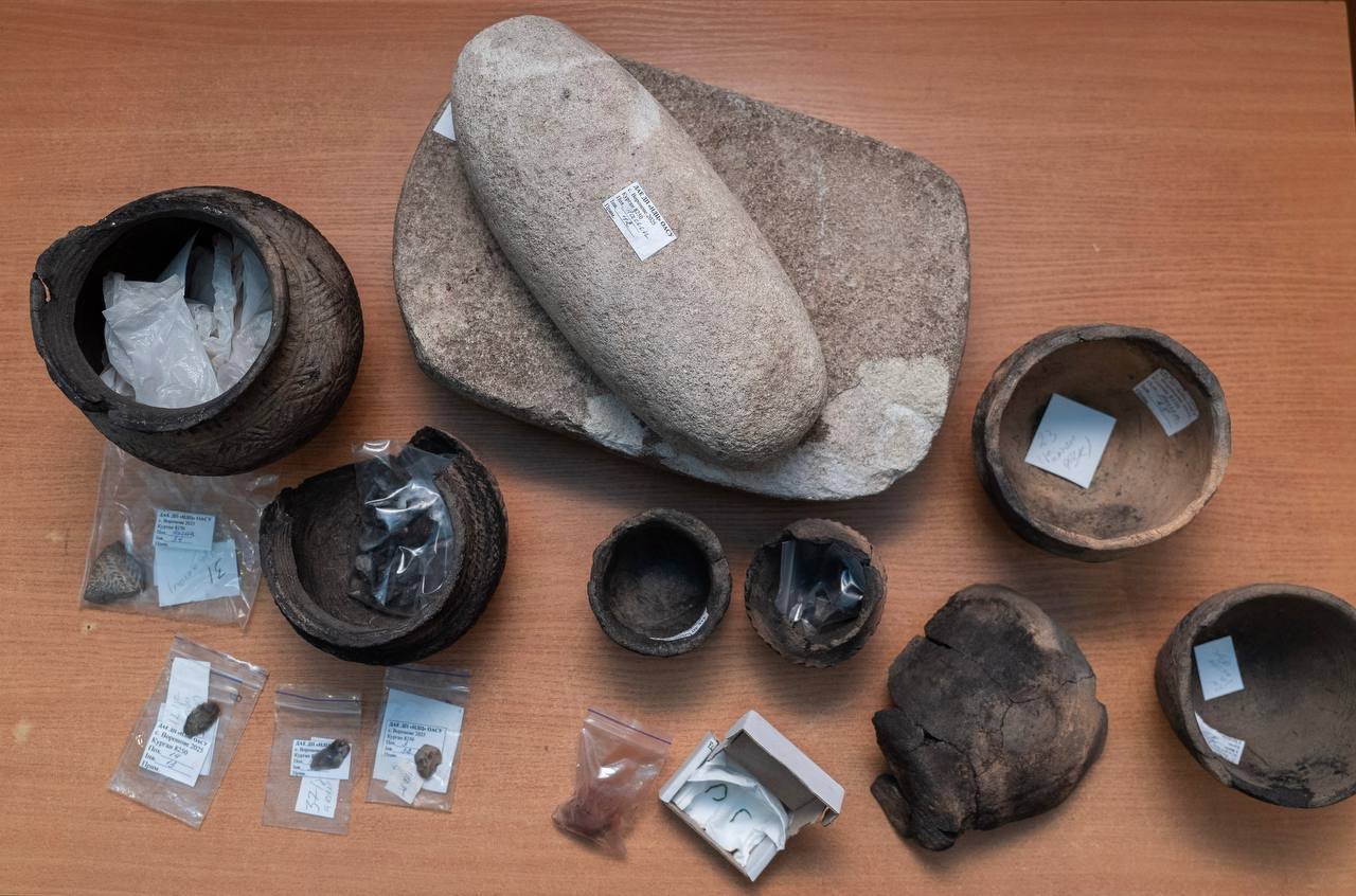 На Синельниковщине найден курган с детскими захоронениями и миниатюрными горшками