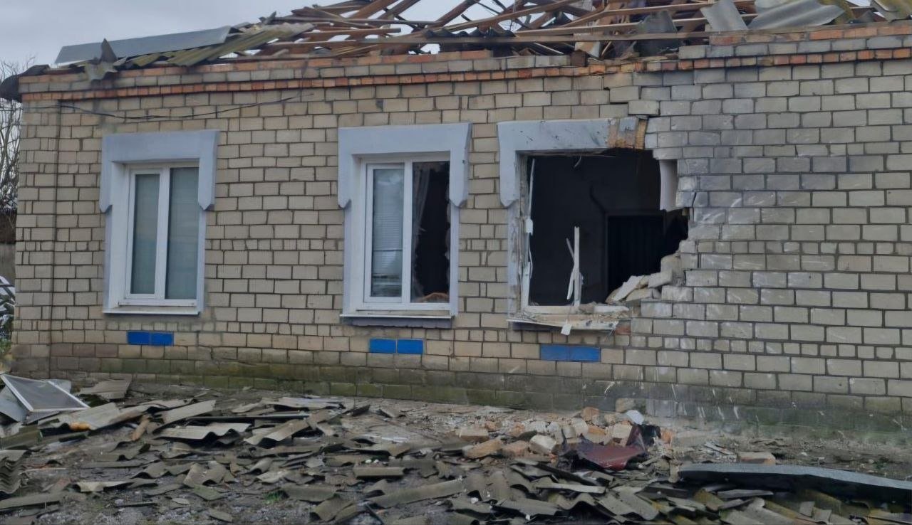 Пошкоджений під час обстрілу будинок