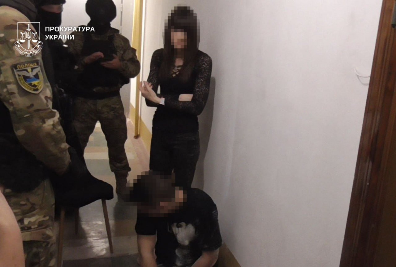 На Днепропетровщине родителей подозревают в сексуальном насилии над дочерью, которое длилось 7 лет