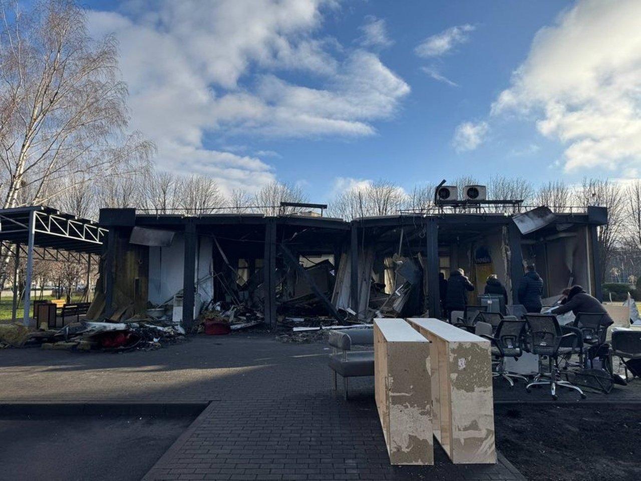 Помещение ЦНАПа в Кривом Роге после обстрела