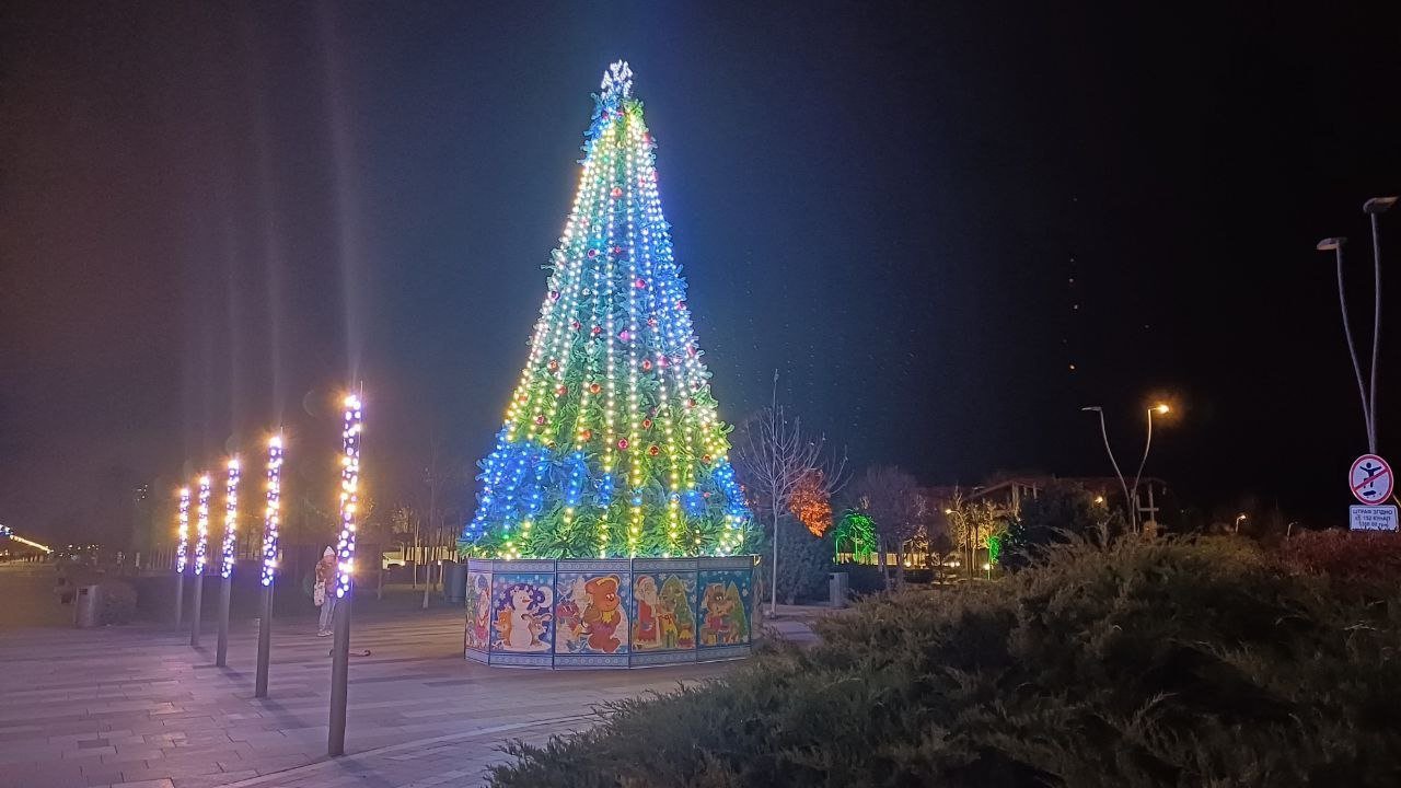 У парках Дніпра проведуть різдвяні заходи біля ялинок: коли відвідати