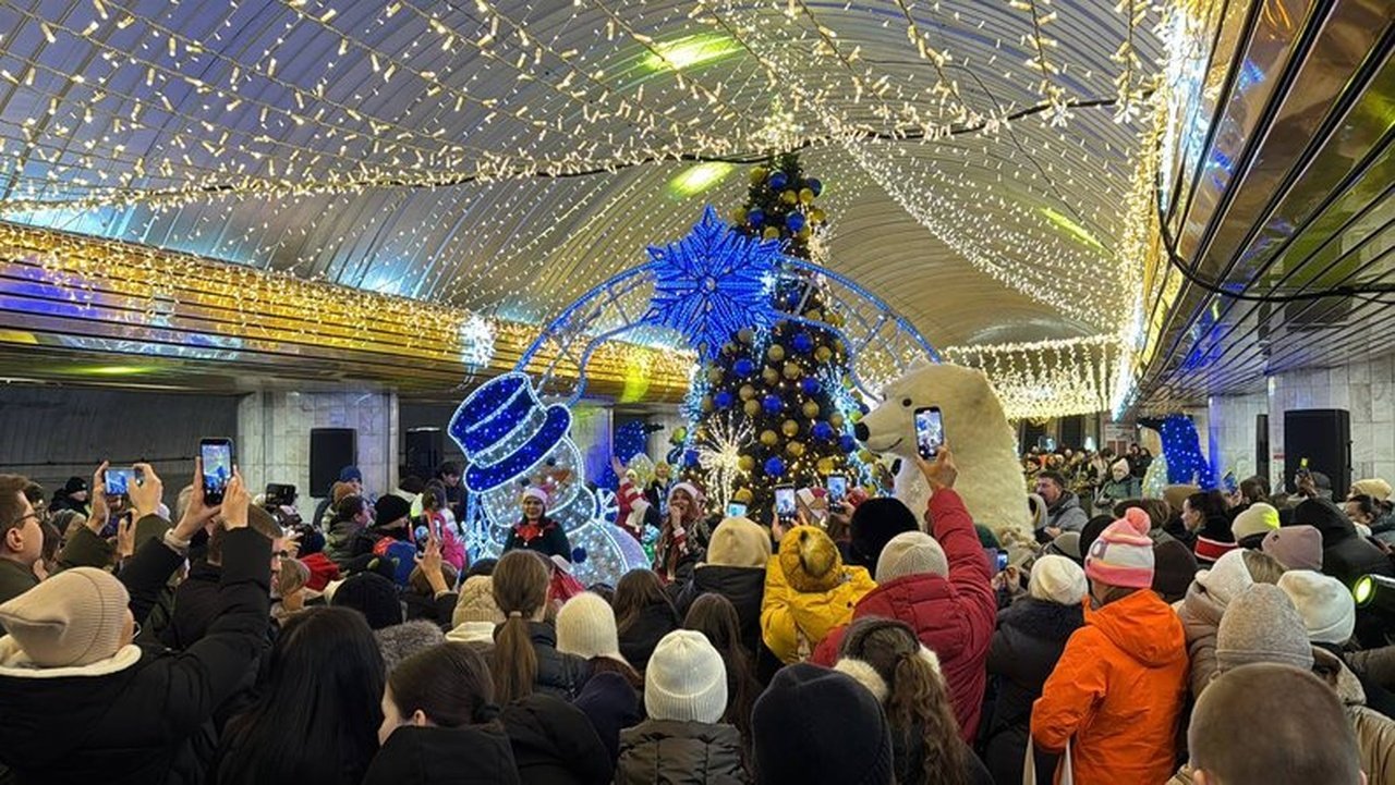 Елка в метро