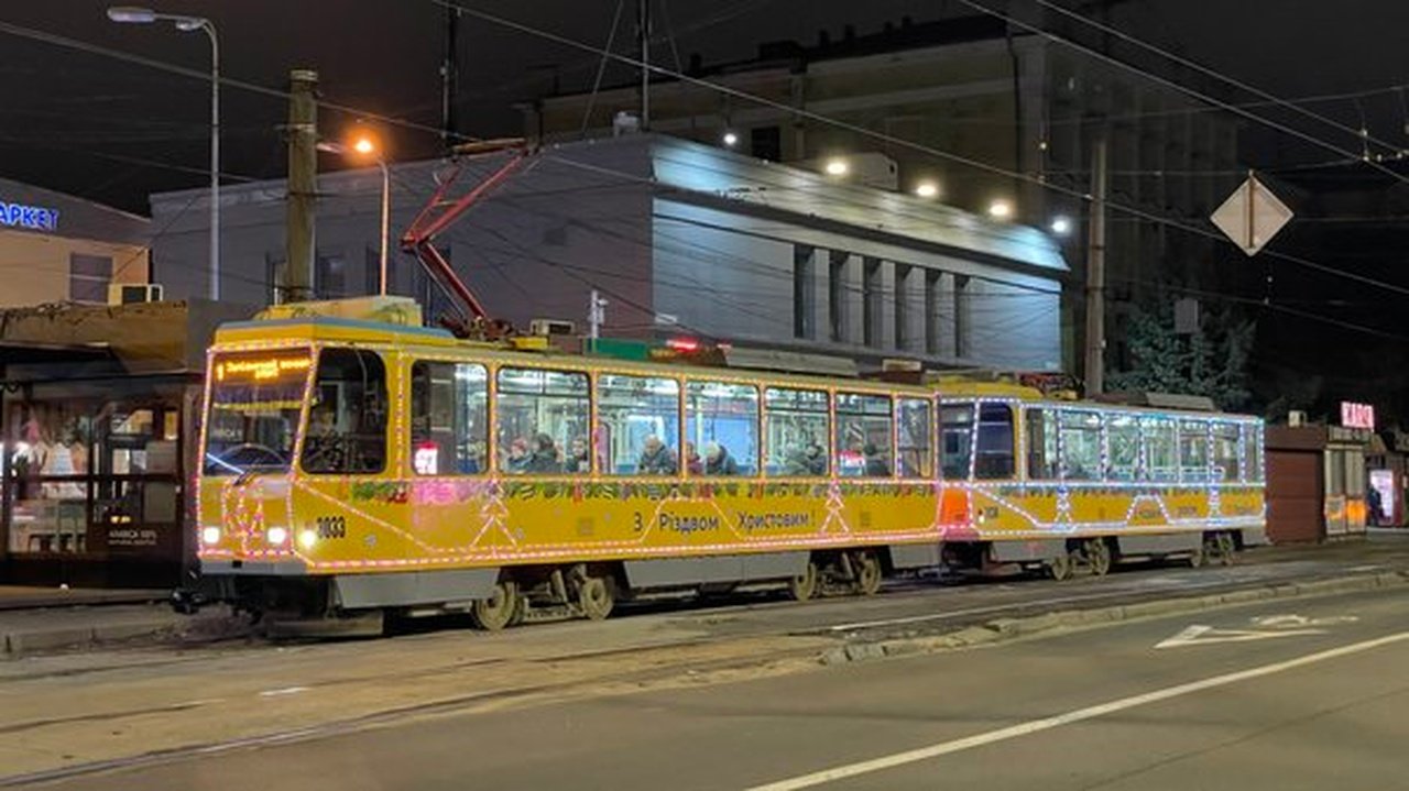 Новогодний трамвай в Днепре