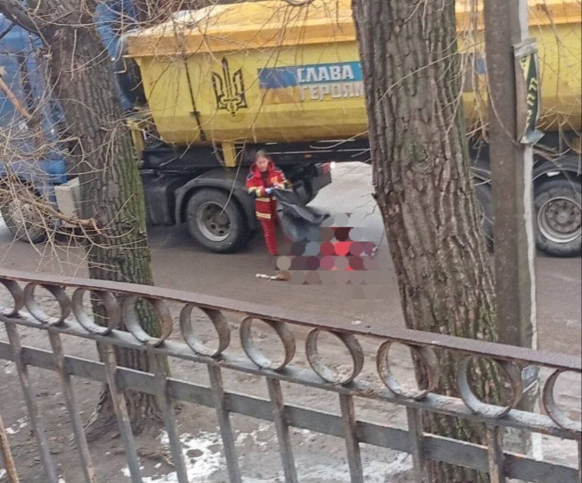 В Днепре грузовик насмерть сбил женщину вне пешеходного перехода