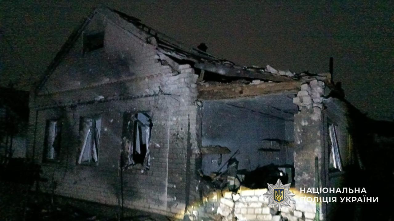 Правоохоронці Дніпра показали наслідки ворожих атак на область, є постраждалі