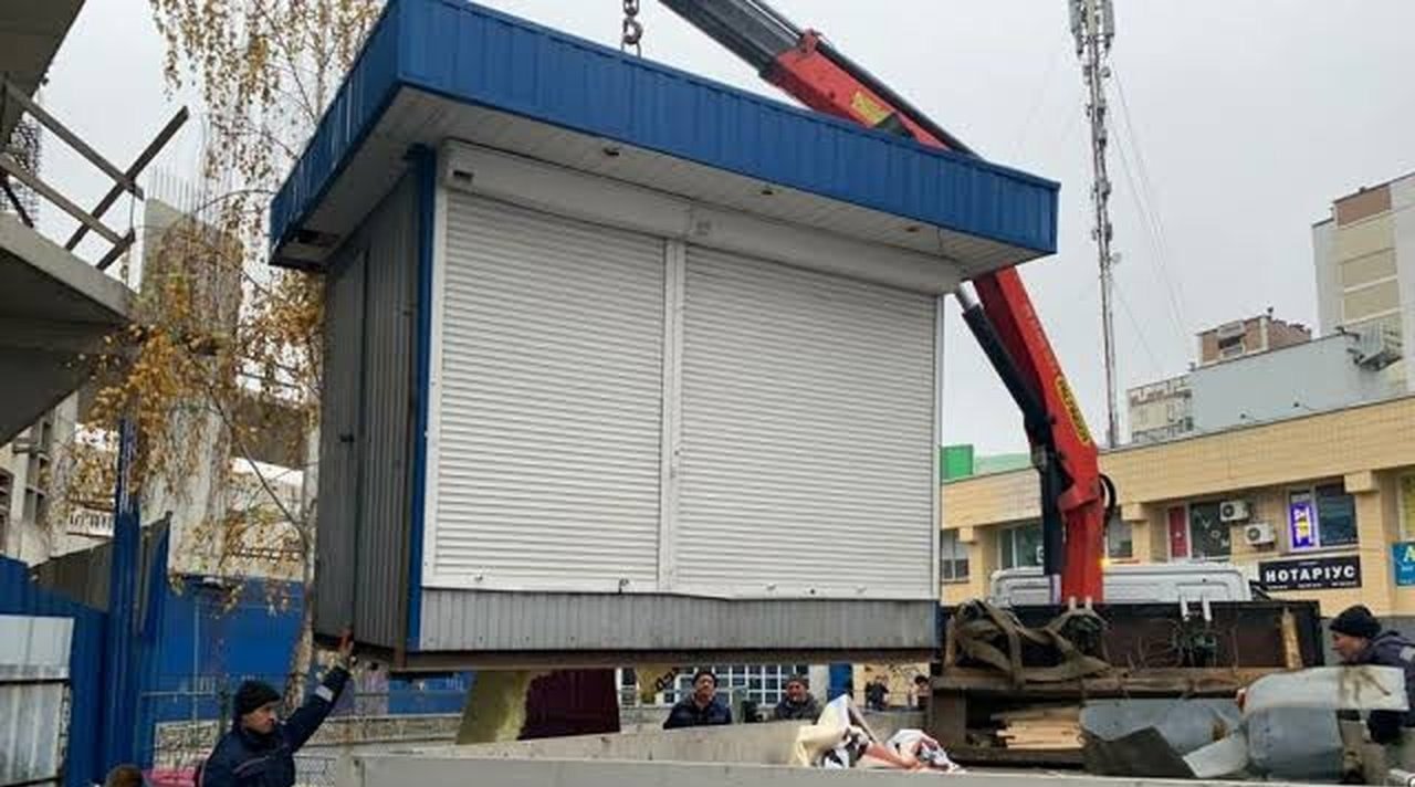 У Дніпрі масово знесуть незаконні кіоски та споруди: перелік адрес