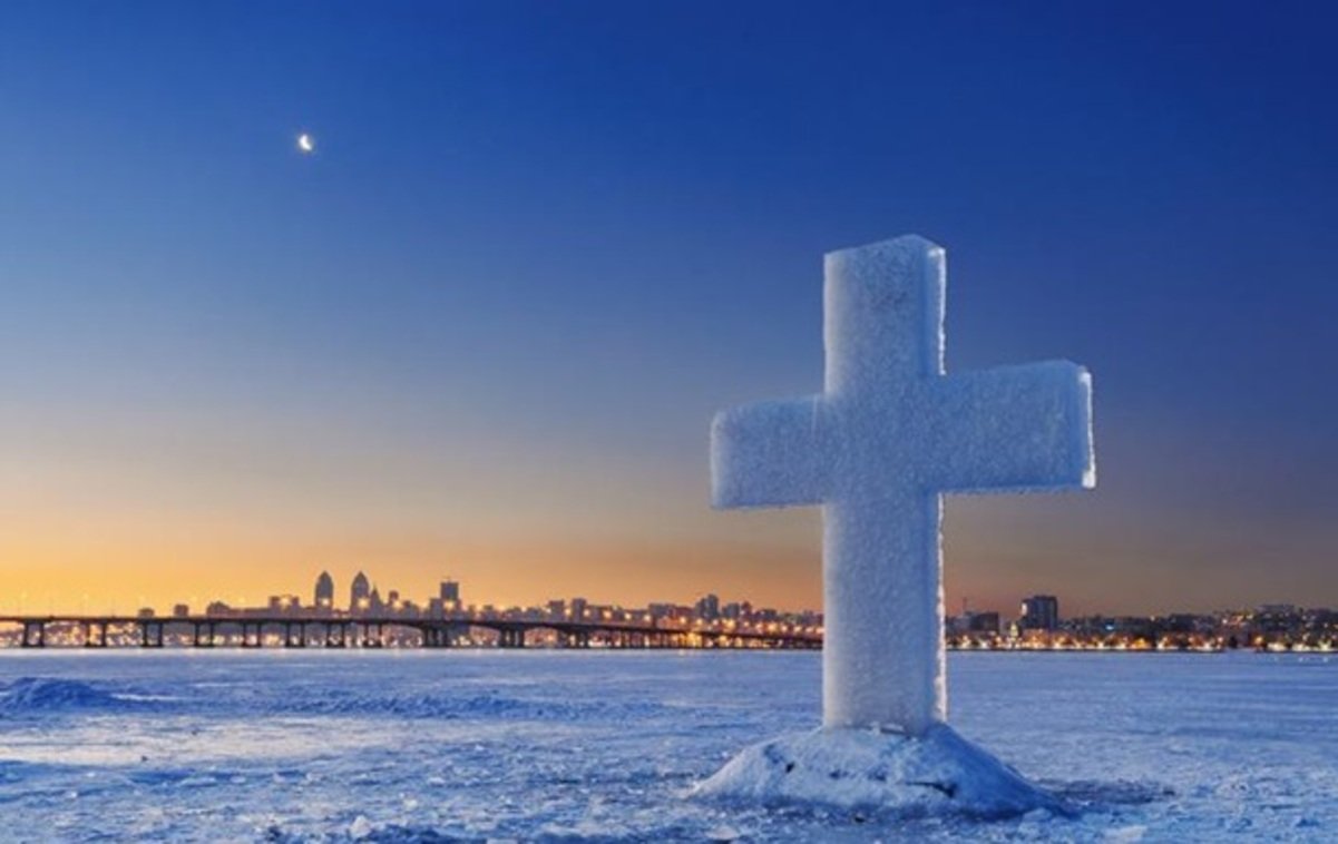 Яке сьогодні свято і кого вітати з іменинами: 6 січня — все про цей день