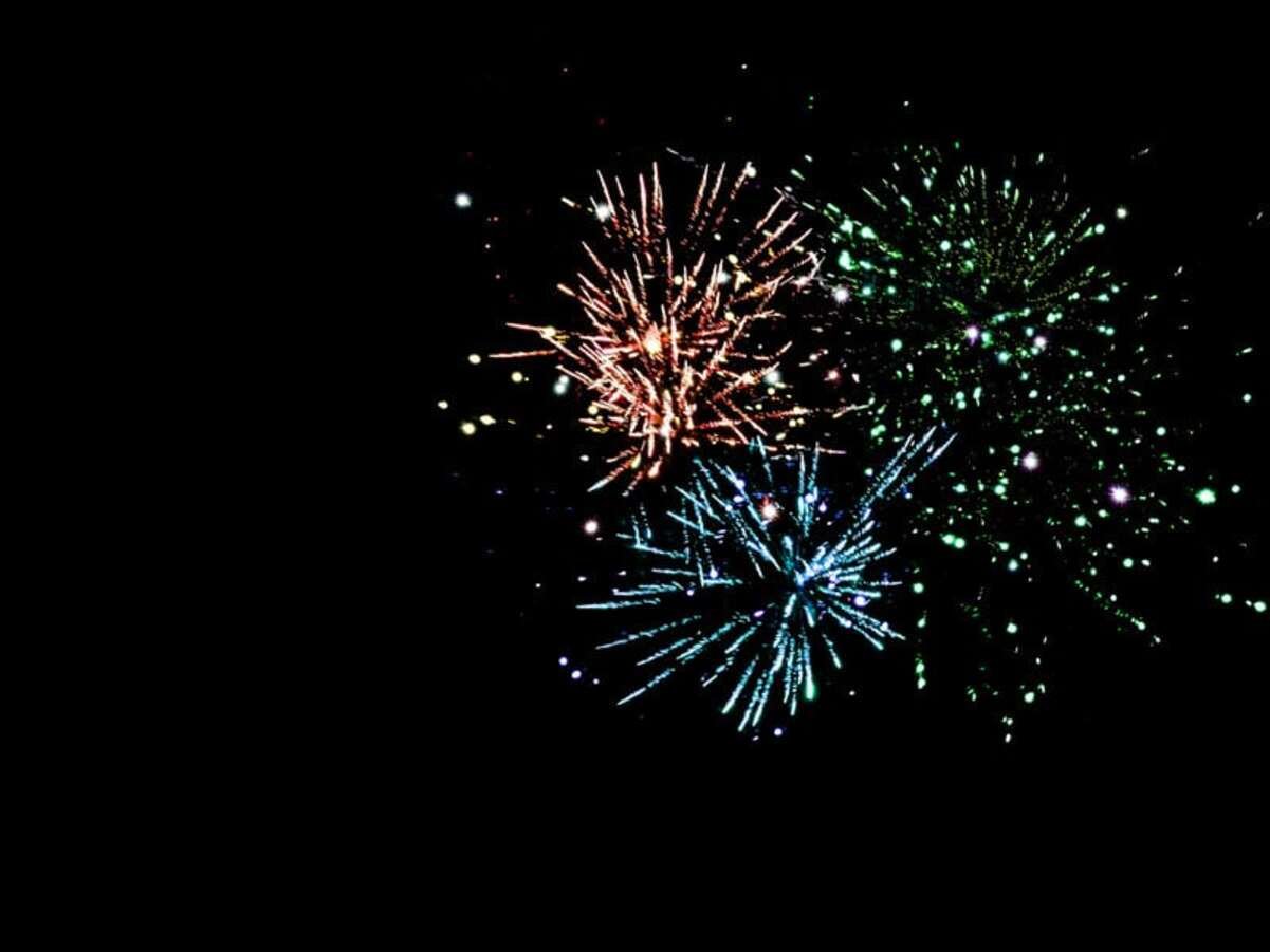 У Нікополі знову запустили феєрверки: поліція розшукує хуліганів