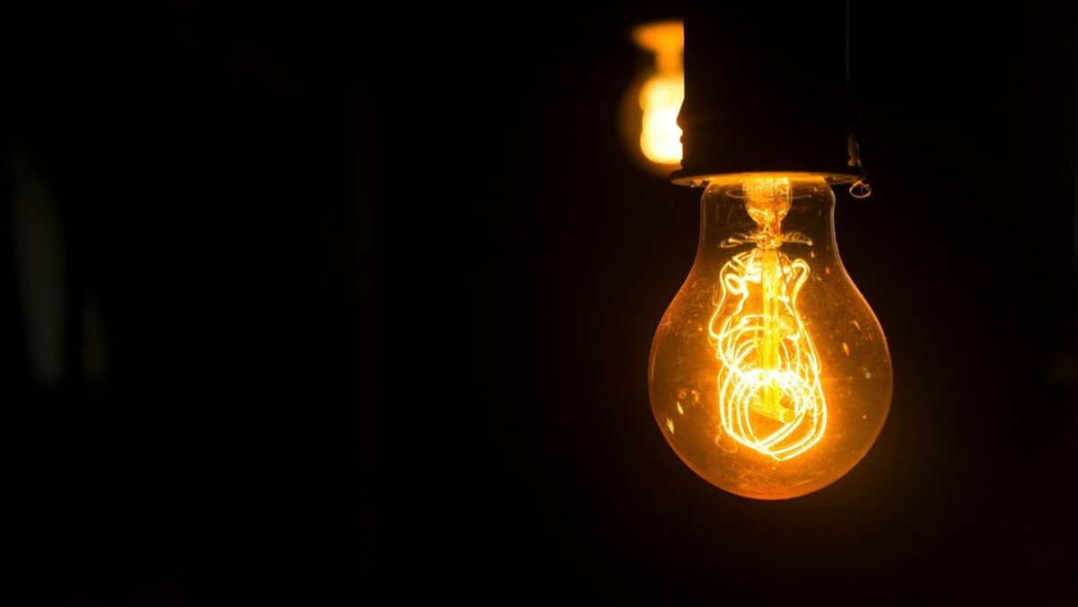 Як відключатимуть світло у Дніпрі 14 січня: графіки ДТЕК та ЦЕК